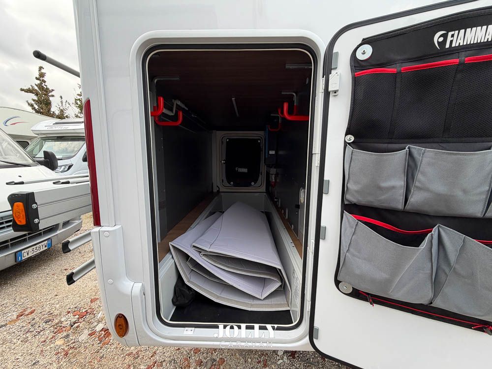 RAPIDO 854F GARAGE - Motorhome Usato Padova Motorhome Usato Veneto - Jolly Caravan -04.jpg